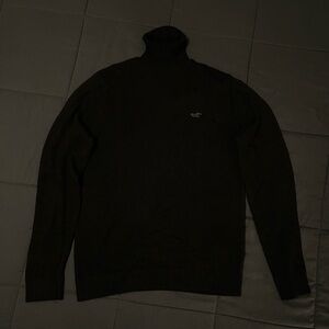 Hollister Men’s Slim Turtleneck